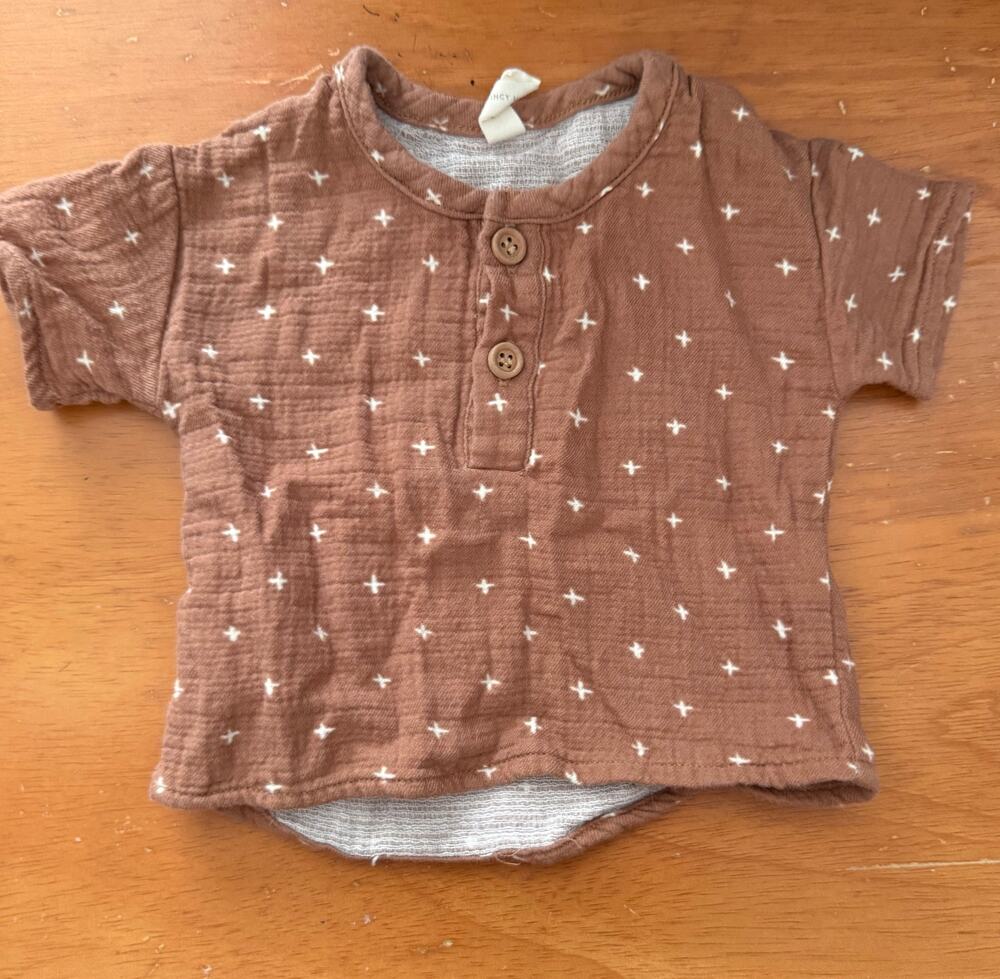 Quincy Mae 0-3 Months Baby Boy Girl Muslin T Shirt Henley Buttons Brown